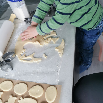 Oster-Kekse backen